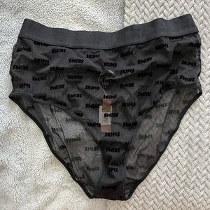 NWT Skims underwear